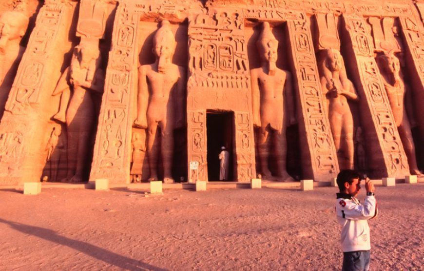 Abu Simbel Temples – Cairo excursions by plane – Abu Simbel rock temple